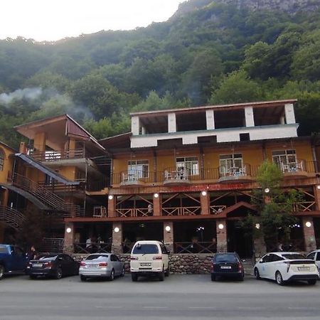 Chabarukhi Hotel Pasanauri Exterior photo