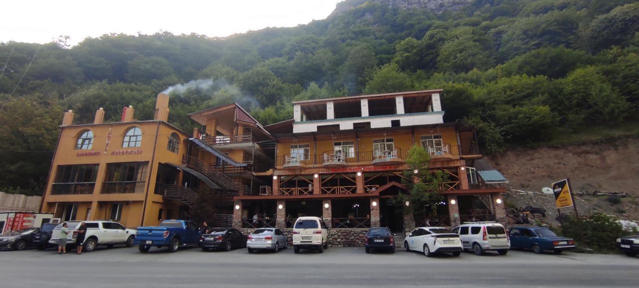 Chabarukhi Hotel Pasanauri Exterior photo