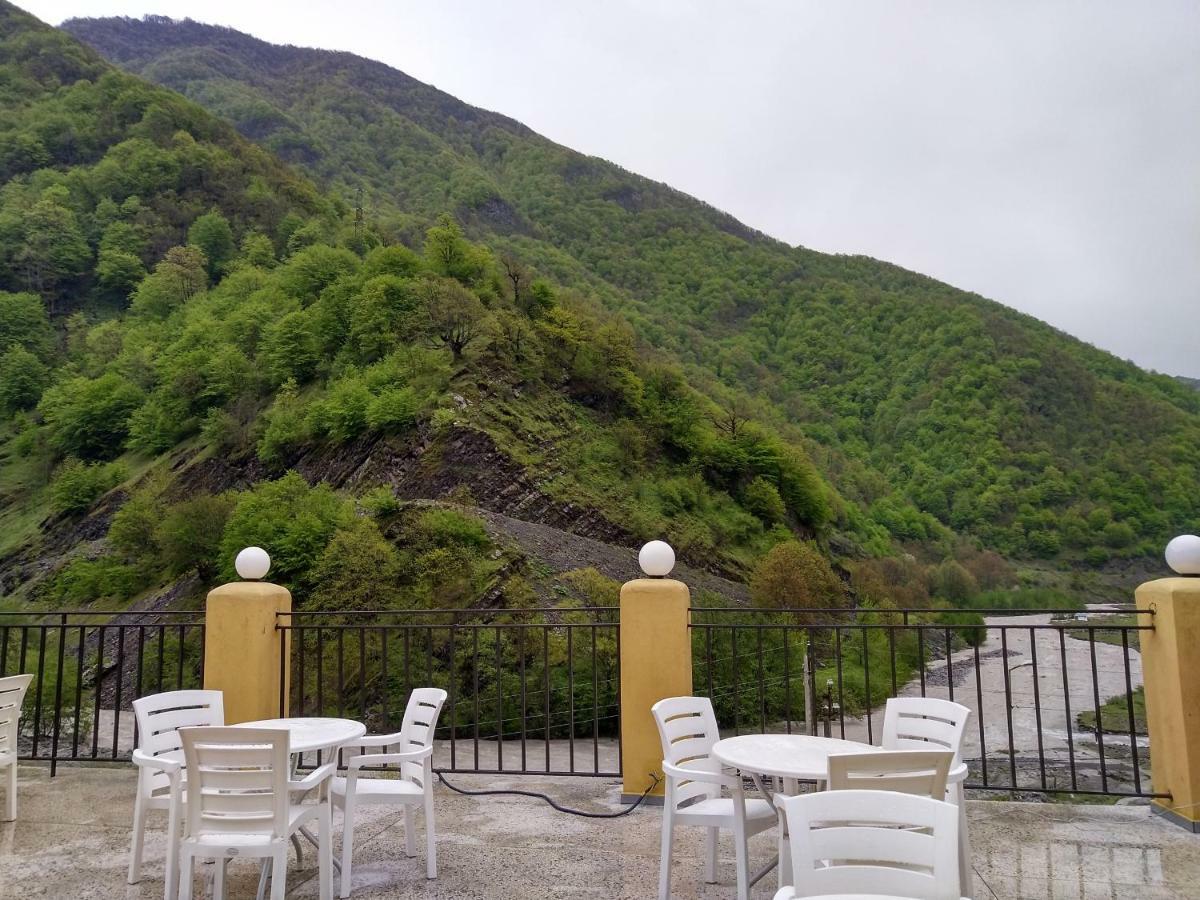 Chabarukhi Hotel Pasanauri Exterior photo